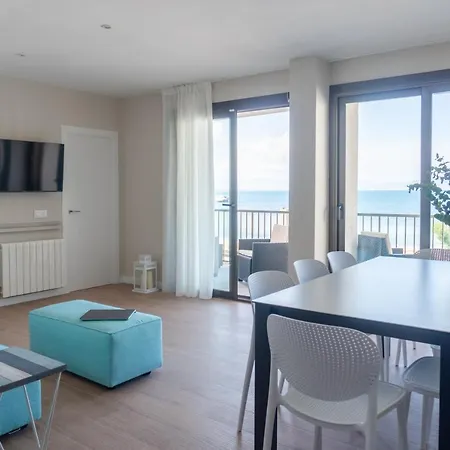 Apartamento En Primera Linea De Mar En La Escala *